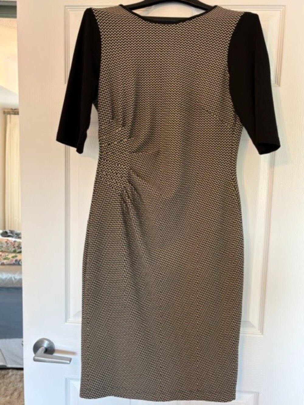 Gabby Skye black and tan size 8 dress